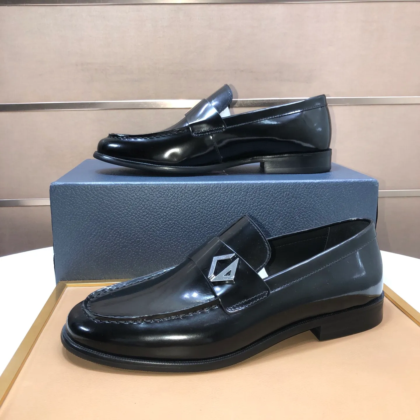 Men's shoes 💰580💰[Dior] (water-dyed cowhide lining) Dior original 1:1 high-quality factory, imported original materials, imported raw cowhide, water-dyed cowhide lining, original TPU outsole, code number: 39-44 (45 customized)